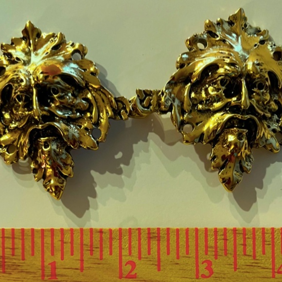 gold greenman cloak clasp - Picture 3 of 5